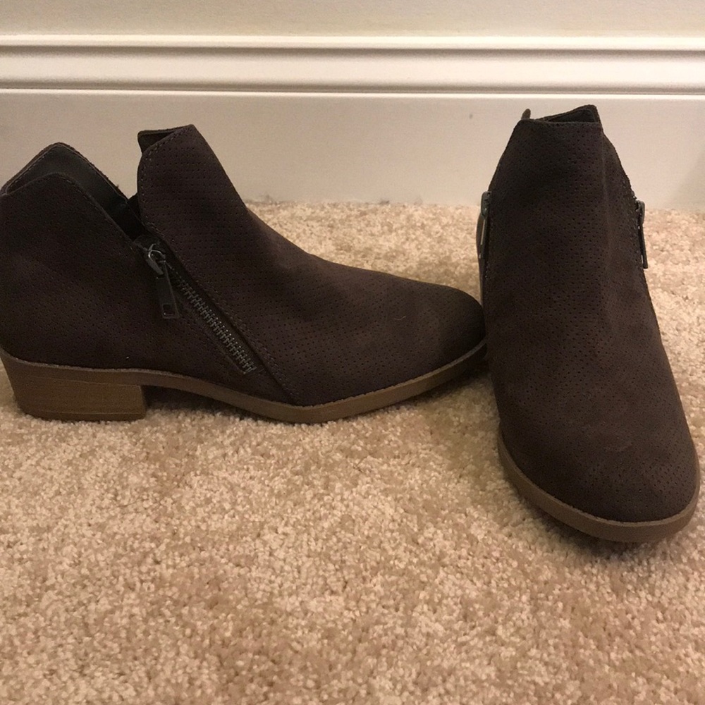 Universal Threads Booties - image 1